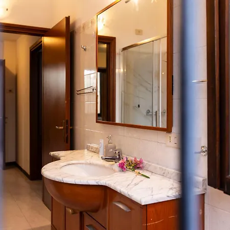 Erba 6 Appartement *
