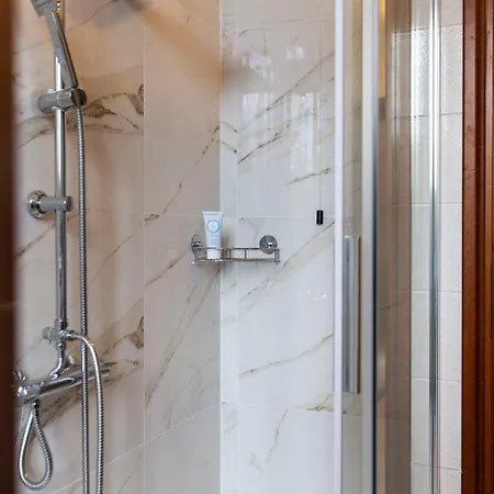 Appartement Erba 6 *