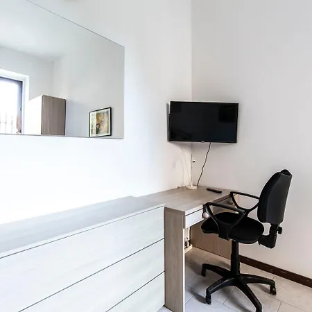 Appartement Erba 6 *